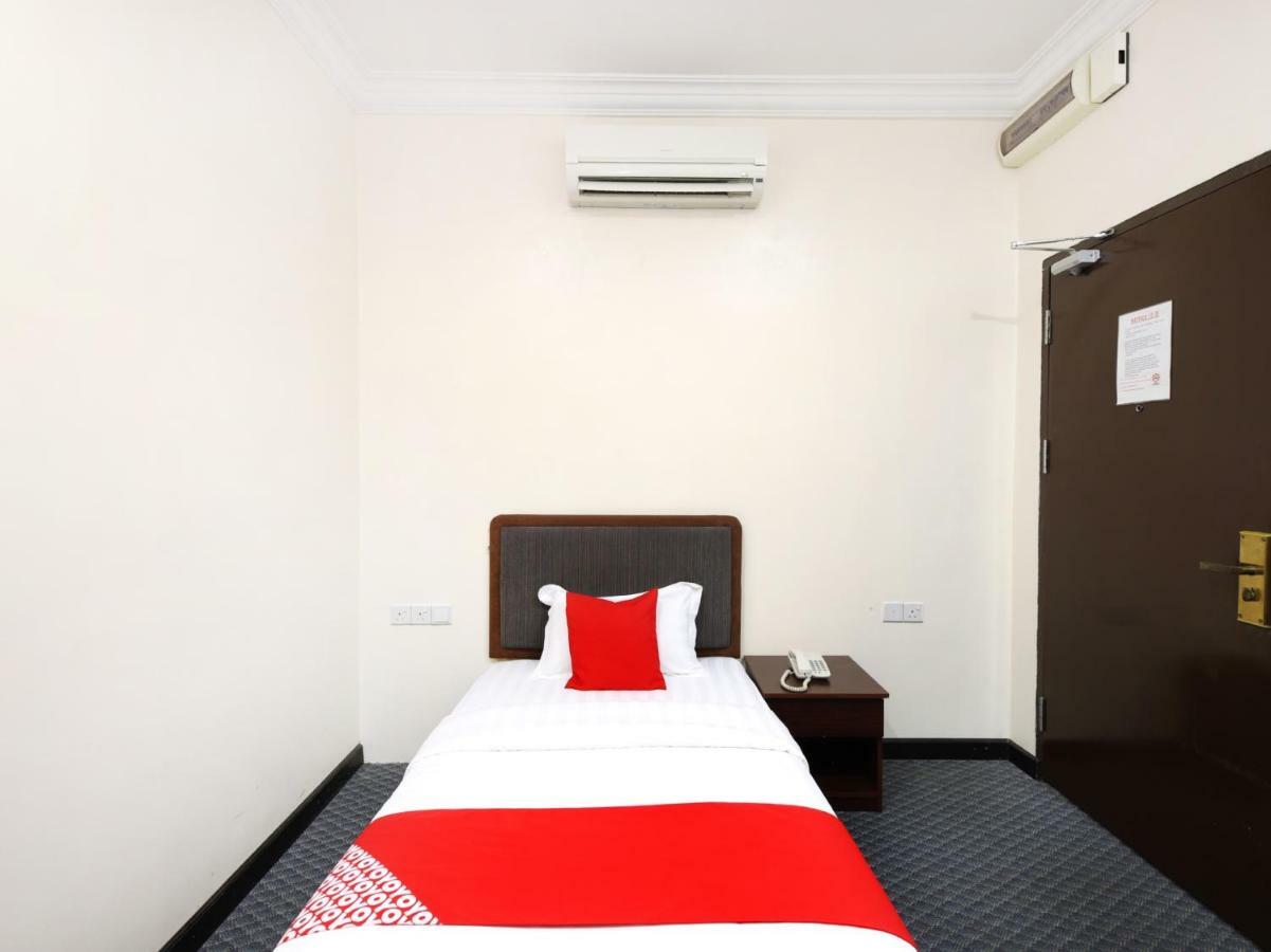 Oyo 750 Comfort Hotel Kota Kinabalu Exterior foto