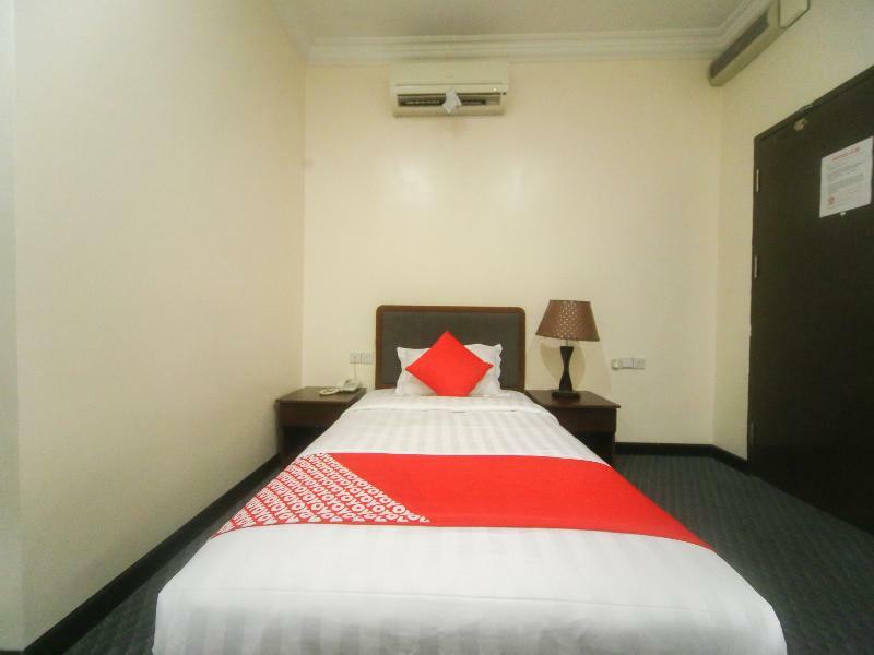 Oyo 750 Comfort Hotel Kota Kinabalu Exterior foto