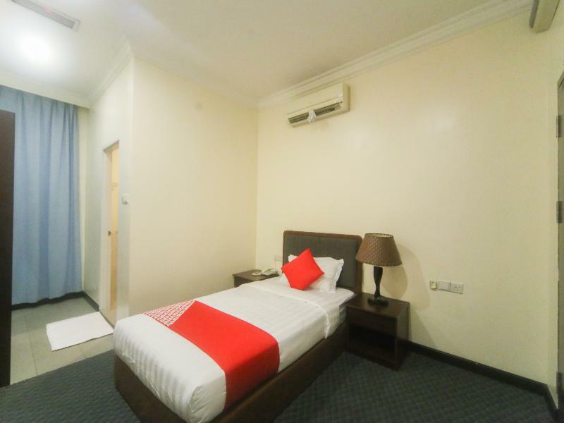 Oyo 750 Comfort Hotel Kota Kinabalu Exterior foto